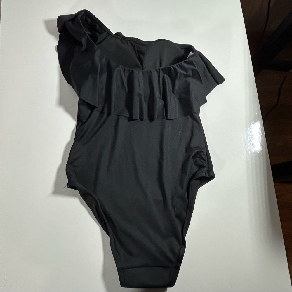 Keautikini NWT Black Ruffled One Shoulder Swimsuit Size Small - Picture 2 of 4